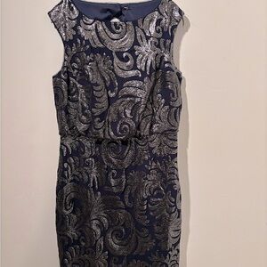 Adrianna Papell silver and navy dress size 8 open back cap sleeves party dress